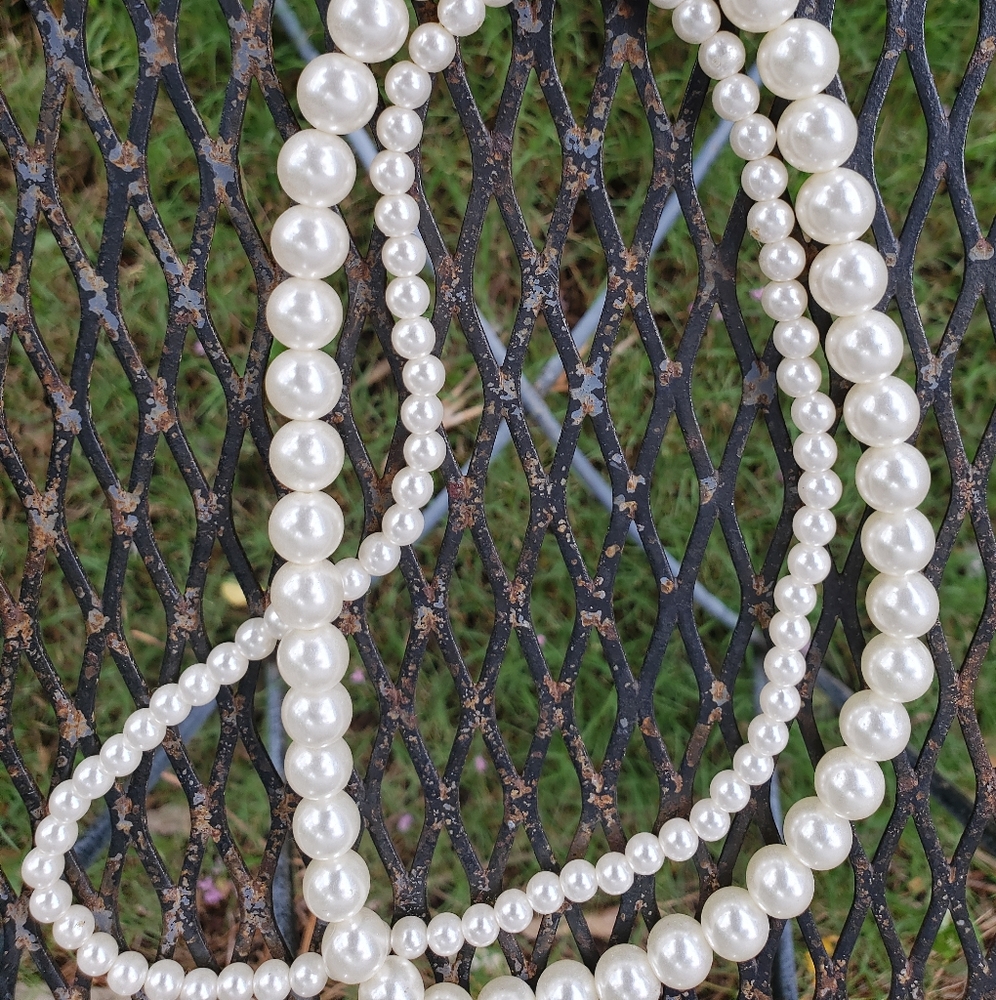 2/$12 Lot of 3 costume necklaces - Picture 9 of 10